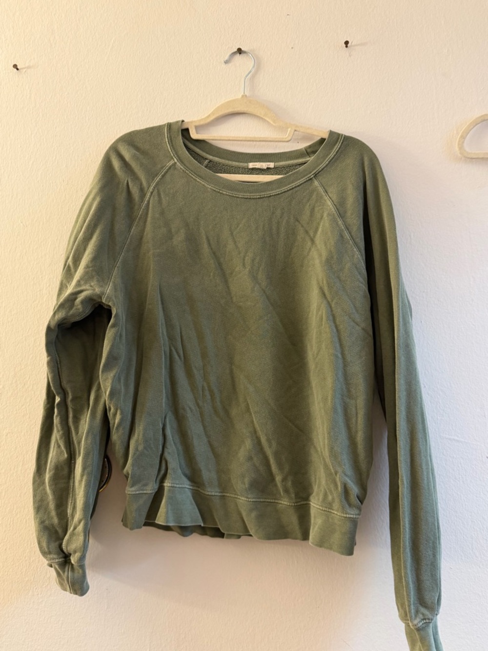 Women's Olive Green Long Sleeve Pullover Sweatshirt